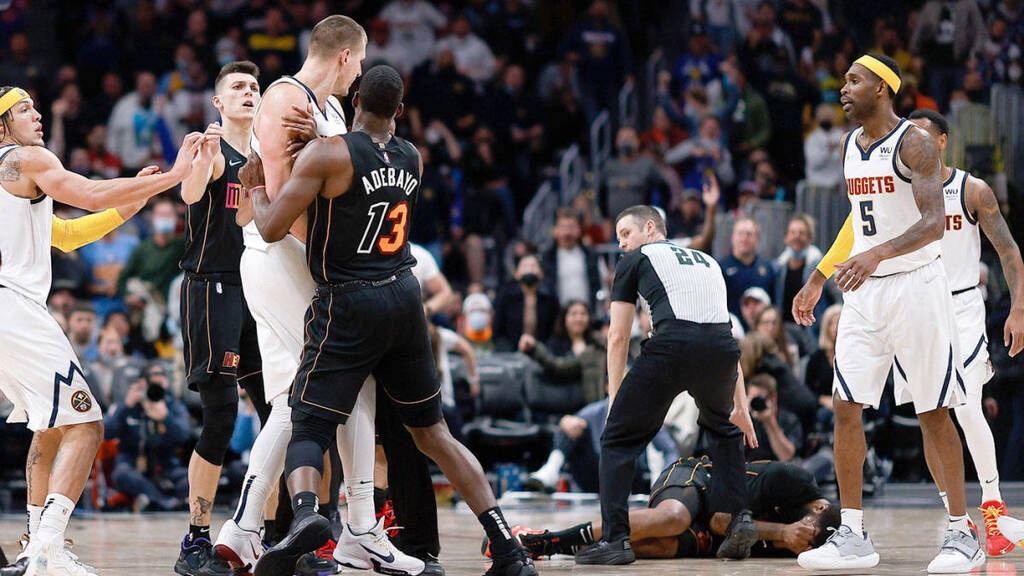 NBA: «Καμπάνα» σε Γιόκιτς (photos+video)