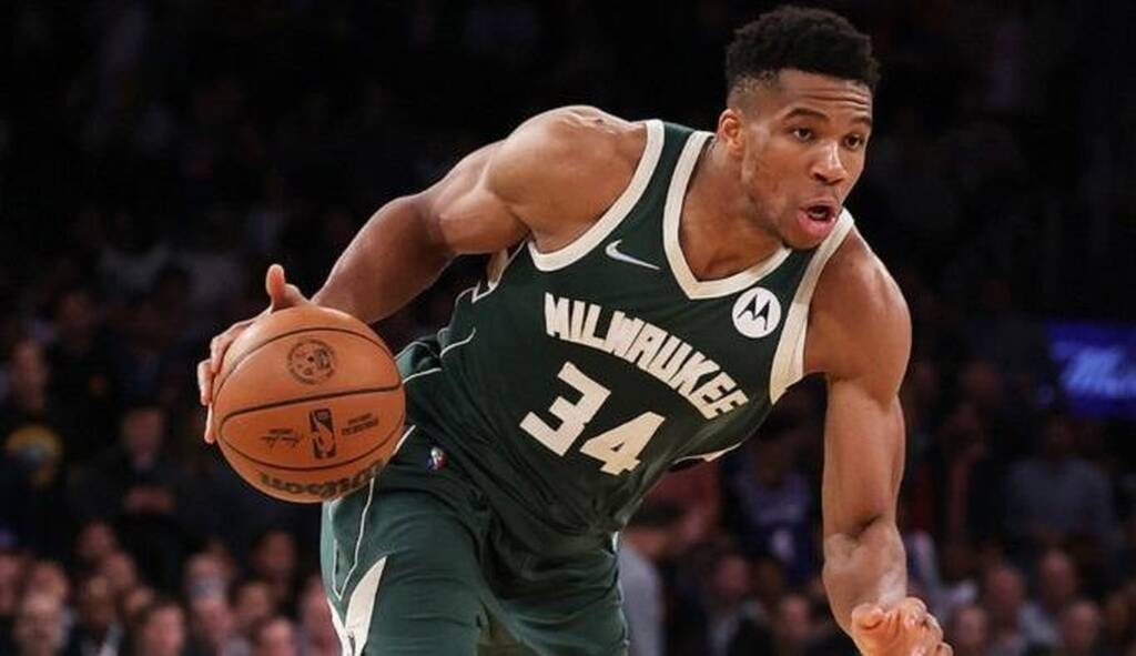 NBA: Τρίποντη απόδραση για Μπακς από τη Νέα Υόρκη (photos+video)