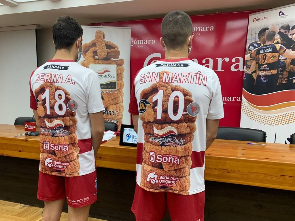 Τρομερή ιδέα από ομάδα - Διαφημίζει... τηγανιτές πανσέτες στη φανέλα της (photos)