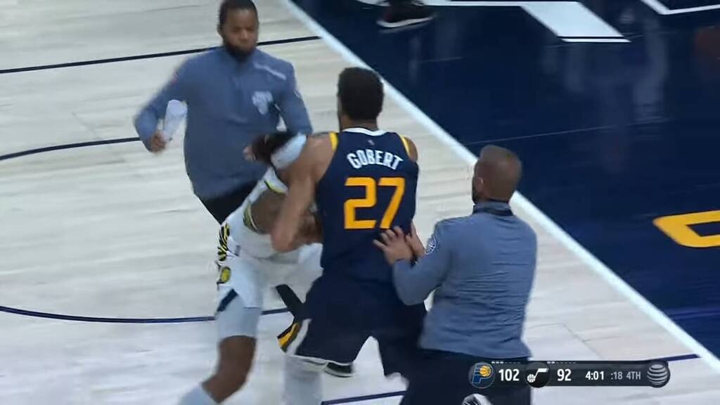 Χαμός στο NBA: Πιάστηκαν στα χέρια Τέρνερ-Γκομπέρ (photos+video)