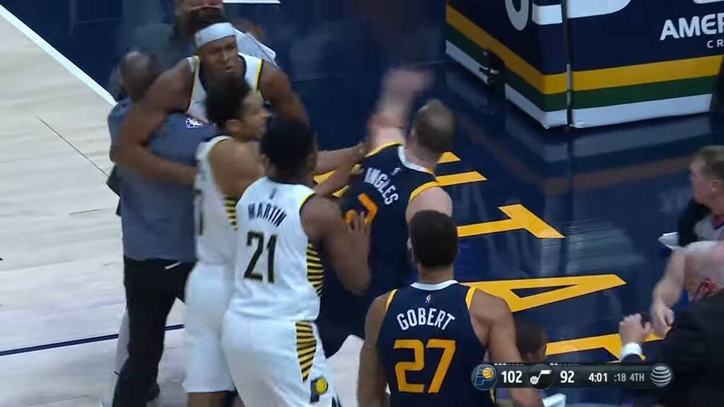 Χαμός στο NBA: Πιάστηκαν στα χέρια Τέρνερ-Γκομπέρ (photos+video)
