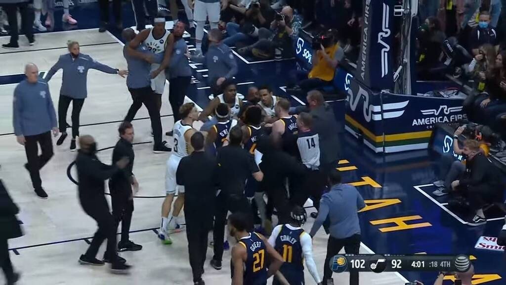 Χαμός στο NBA: Πιάστηκαν στα χέρια Τέρνερ-Γκομπέρ (photos+video)