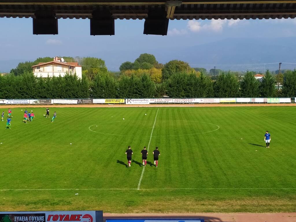 Απίστευτα πράγματα σε γήπεδο ομάδας της Super League 2 - Μηχανάκι κατέστρεψε τον αγωνιστικό χώρο