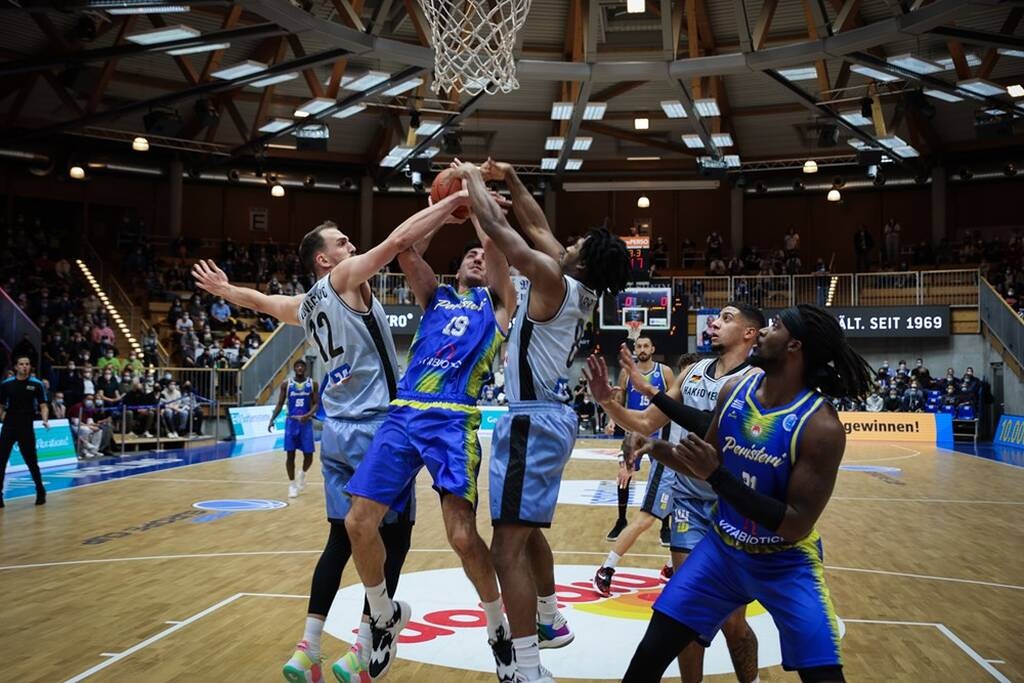 Κράιλσχαϊμ-Περιστέρι 78-55: «Αντίο» με διασυρμό (photos)