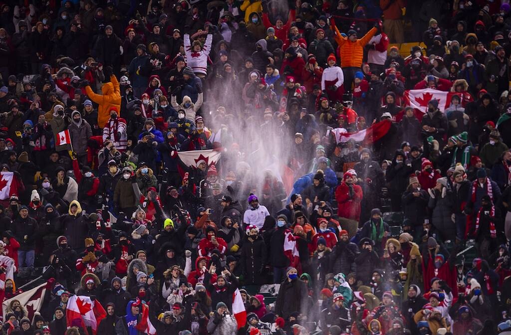 Παναιτωλικός: Φουλ για Μουντιάλ ο Κορνέλιους – Πανηγυρισμοί με βουτιές στο χιόνι! (video+photos)