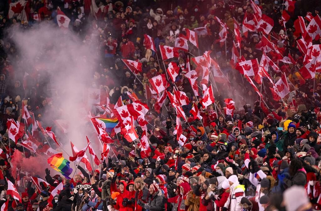 Παναιτωλικός: Φουλ για Μουντιάλ ο Κορνέλιους – Πανηγυρισμοί με βουτιές στο χιόνι! (video+photos)