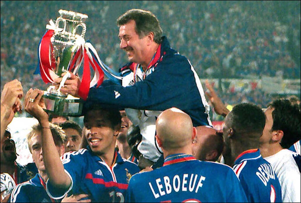 Θρυλική επιστροφή - Ξανά στους πάγκους σε ηλικία 80 ετών