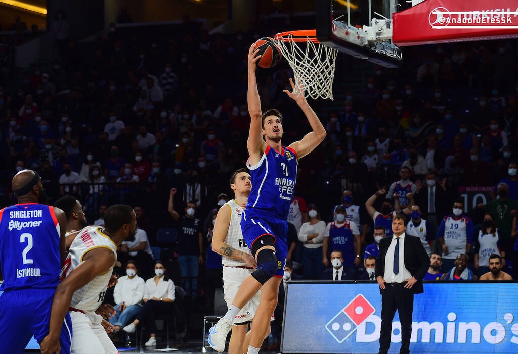 Αναντολού Εφές - Μονακό 98-77: Με κεκτημένη ταχύτητα από τον Ολυμπιακό έκανε το 2/2