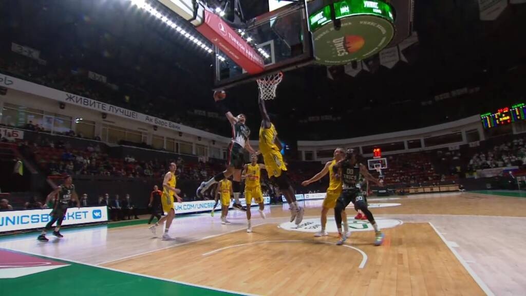 Το κάρφωμα της χρονιάς ο Χεζόνια! «Κατάπιε» το θηρίο της Άλμπα και τον εξόργισε (video+photos)