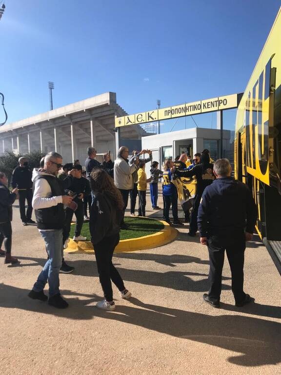 ΑΕΚ: Οπαδοί στα Σπάτα και... ντόπες πριν το ντέρμπι (photos)