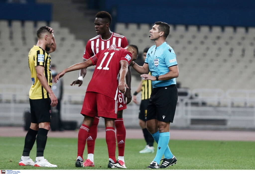 AEK-Ολυμπιακός: 'Εξαλλη η Ένωση για τη φάση με Βράνιες - «Καθαρό πέναλτι...»