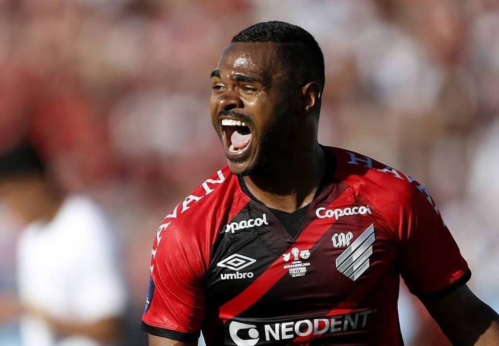 Copa Sudamericana-Η Ατλέτικο Παραναένσε το τρόπαιο με ...ακροβατικό γκολ