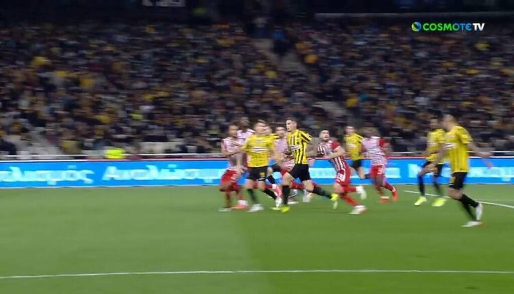 AEK-Ολυμπιακός: 'Εξαλλη η Ένωση για τη φάση με Βράνιες - «Καθαρό πέναλτι...»