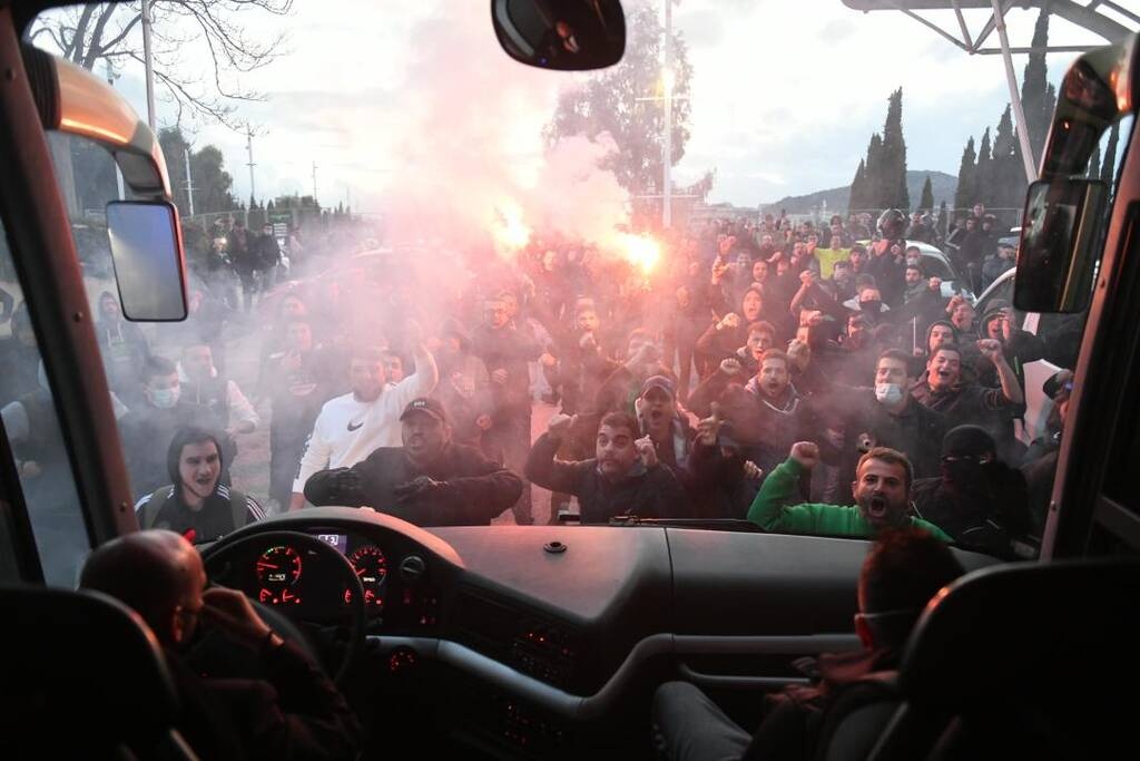 Ολυμπιακός-Παναθηναϊκός ΟΠΑΠ: Αναχώρησαν μέσα σε αποθέωση για το ΣΕΦ οι «πράσινοι»