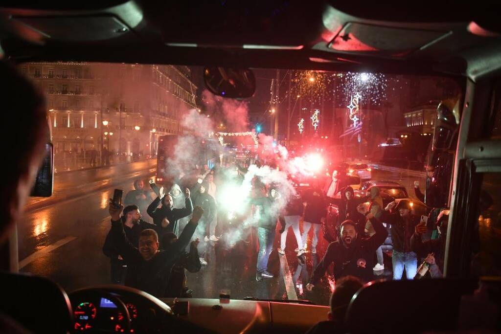 Ολυμπιακός-Παναθηναϊκός: Η νύχτα... μέρα σε Βουλή και ΟΑΚΑ για τους θριαμβευτές του ΣΕΦ (photos)