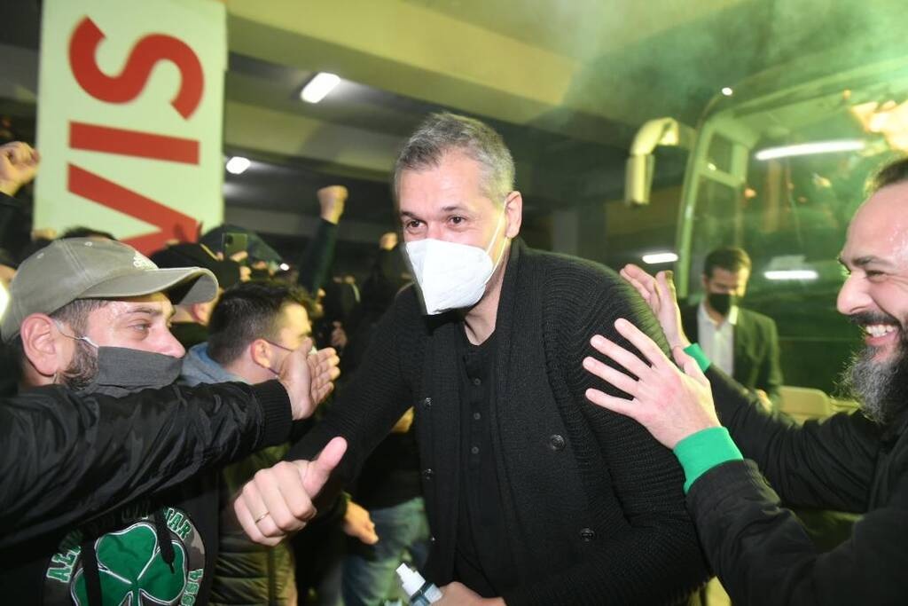 Ολυμπιακός-Παναθηναϊκός: Η νύχτα... μέρα σε Βουλή και ΟΑΚΑ για τους θριαμβευτές του ΣΕΦ (photos)