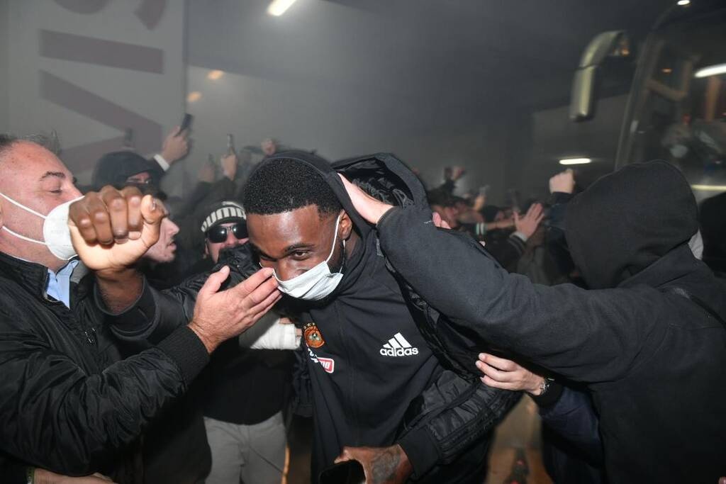 Ολυμπιακός-Παναθηναϊκός: Η νύχτα... μέρα σε Βουλή και ΟΑΚΑ για τους θριαμβευτές του ΣΕΦ (photos)