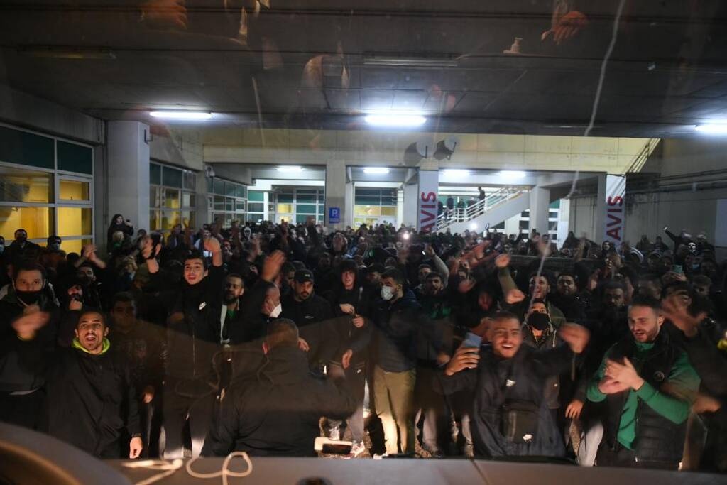 Ολυμπιακός-Παναθηναϊκός: Η νύχτα... μέρα σε Βουλή και ΟΑΚΑ για τους θριαμβευτές του ΣΕΦ (photos)