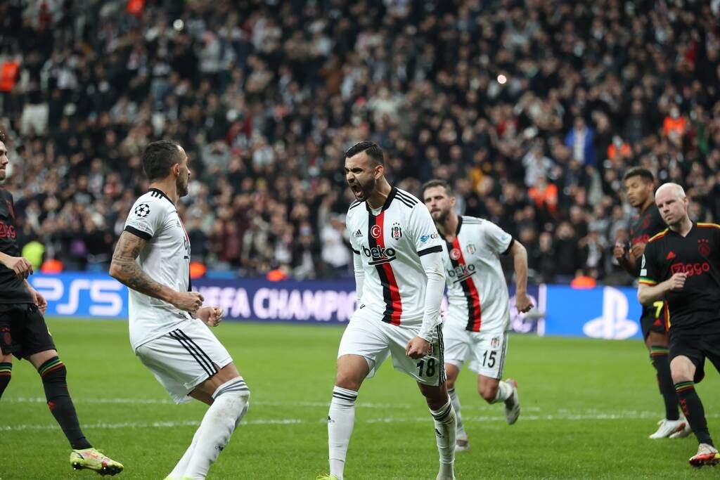 Champions League: Προβάδισμα για την Μπεσίκτας με πέναλτι του Γκεζάλ (video+photos)