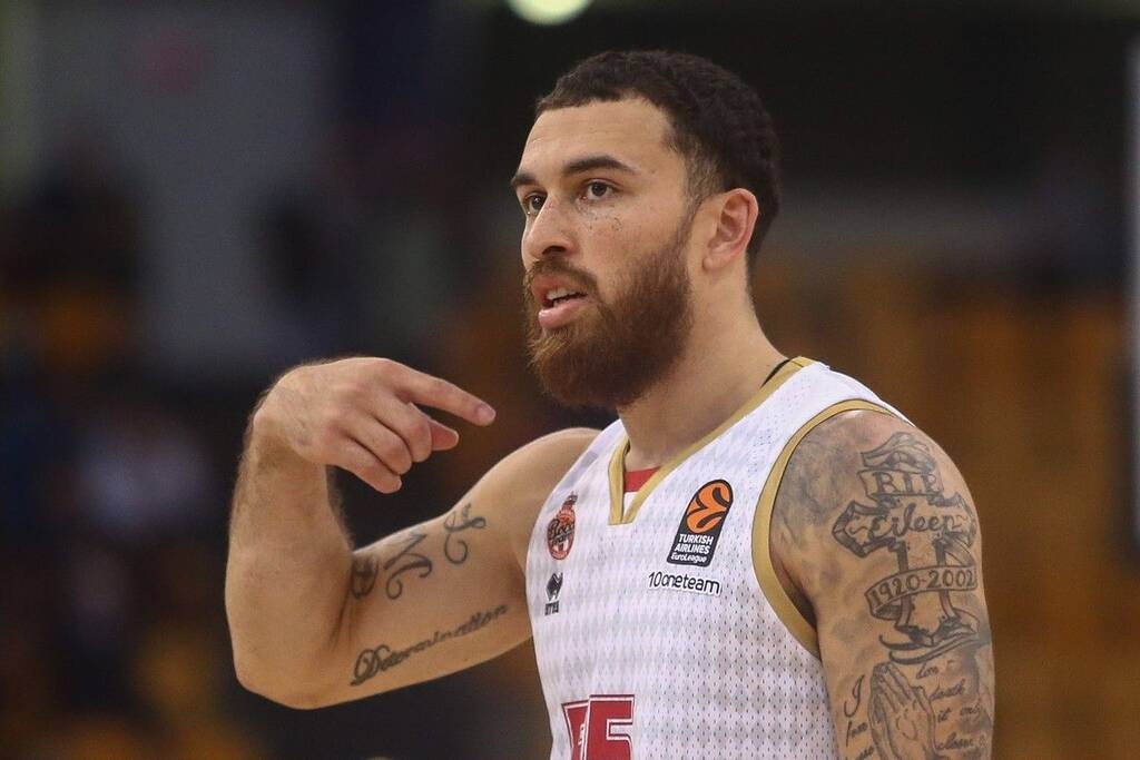 Μονακό: Ζημιά με Μάικ Τζέιμς - Αποχώρησε τραυματίας από το παρκέ