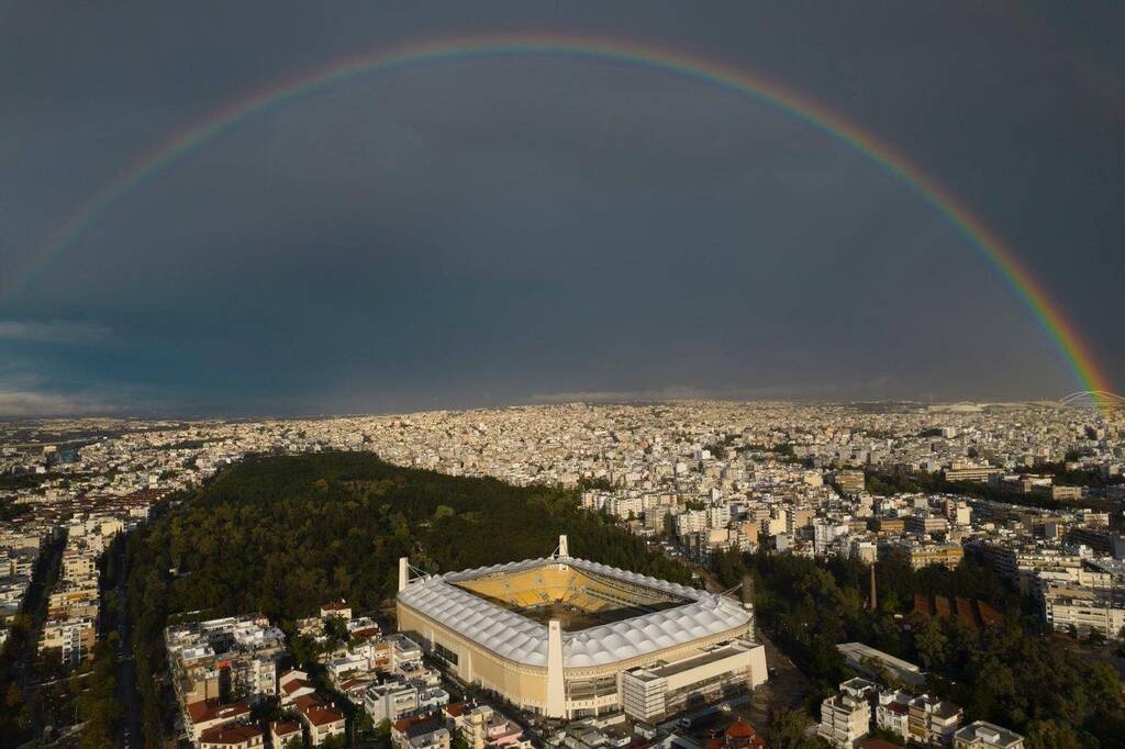 ΑΕΚ: Τρομερή εικόνα με ουράνιο τόξο πάνω από την «Αγιά Σοφιά»