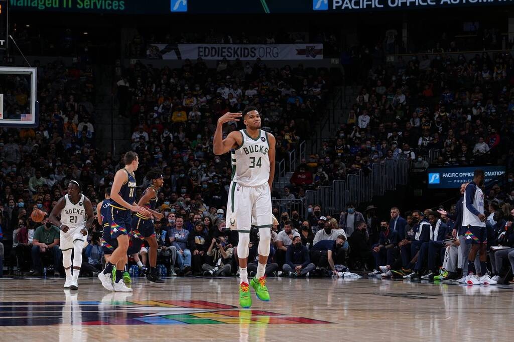 NBA: Συνεχίζουν απτόητοι Μπακς και Γιάννης (photos+video)