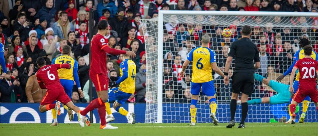 Premier League: Σκαρφάλωσε δεύτερη με τεσσάρα η Λίβερπουλ (vid+pics)