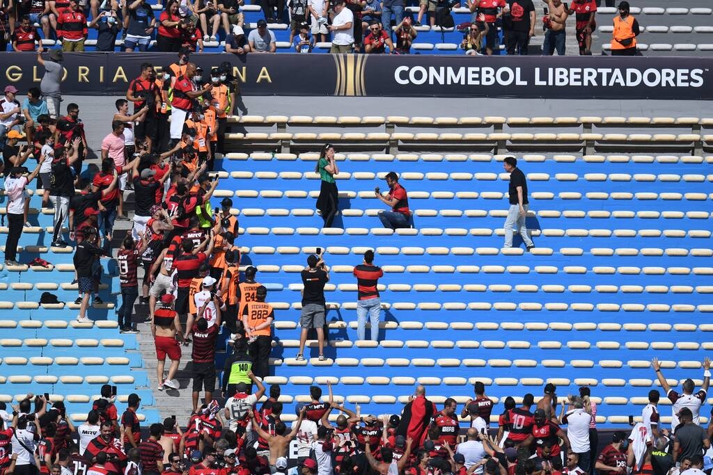 Copa Libertadores: Πρόταση γάμου στον τελικό! Φλαμένγκο ο γαμπρός, Παλμέιρας η νύφη! (photos)