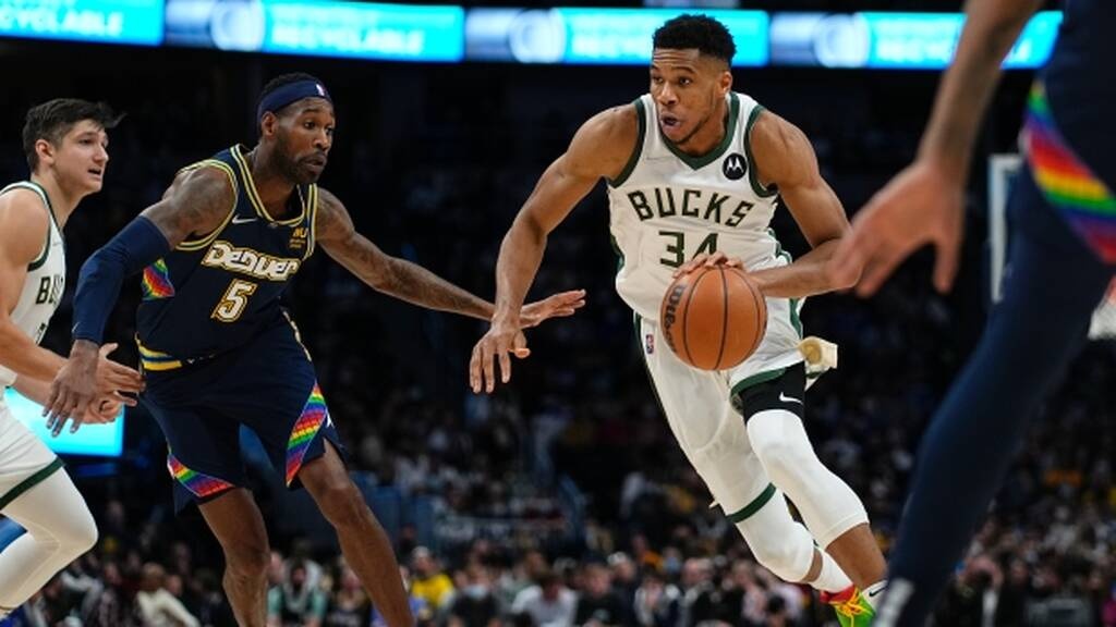 NBA: Συνεχίζουν απτόητοι Μπακς και Γιάννης (photos+video)