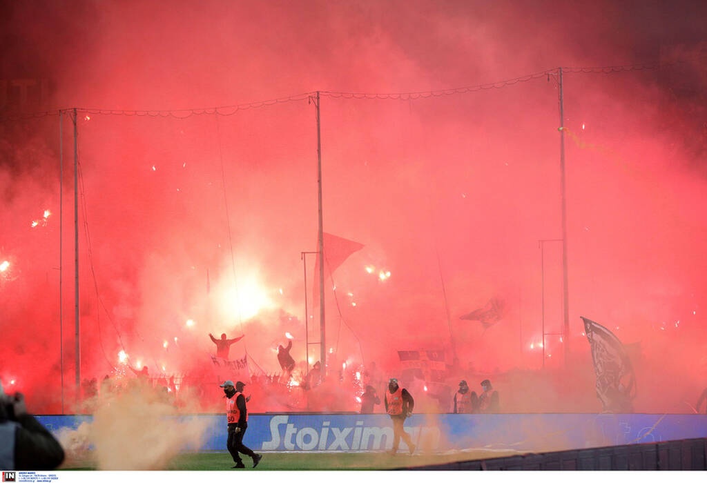 ΠΑΟΚ-Άρης: Εκρηκτική ατμόσφαιρα στην Τούμπα – Πυρσός στον Κουέστα (photos)