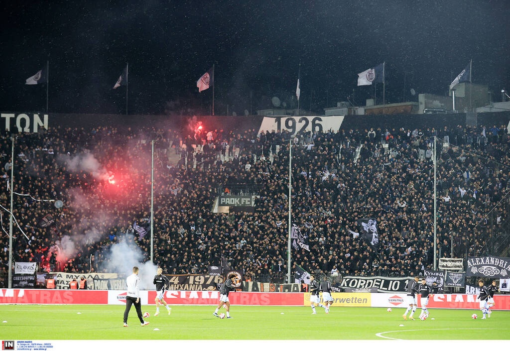 ΠΑΟΚ-Άρης: Εκρηκτική ατμόσφαιρα στην Τούμπα – Πυρσός στον Κουέστα (photos)