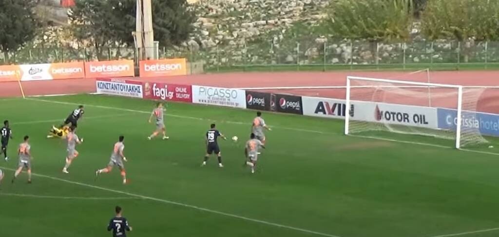Τρομερά πράγματα σε αγώνα της Super League 2 - Δεν υπήρχε μικρή περιοχή στο γήπεδο (video)