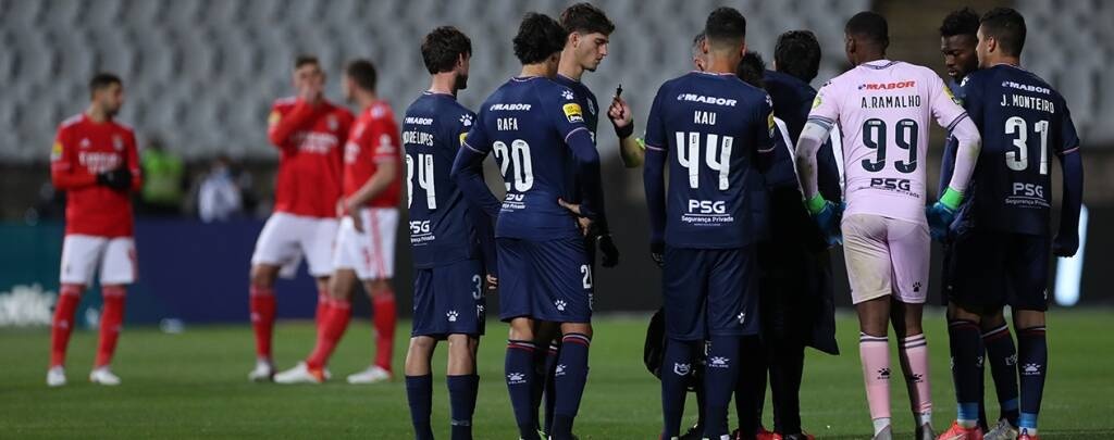 Μετάλλαξη «Όμικρον»: Συναγερμός σε ποδοσφαιρική ομάδα - Βρέθηκαν 13 κρούσματα