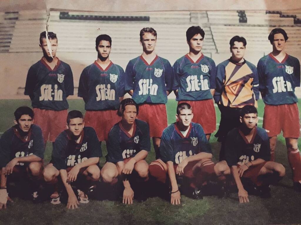 Masterchef: Σπάνιο ντοκουμέντο - Ο Κουτσόπουλος με φανέλα ομάδας - Τον αναγνωρίζετε; (photos)