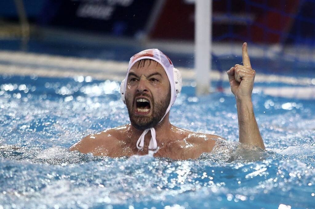 Champions League: Εκπληκτική άμυνα ο Ολυμπιακός, 8-4 τη Μπαρτσελονέτα