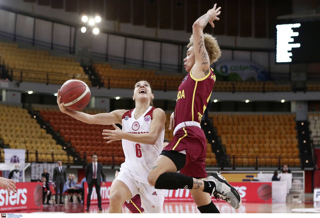 Μπάσκετ γυναικών: Μεγάλη ανατροπή από το -21 και νίκη για τον Ολυμπιακό