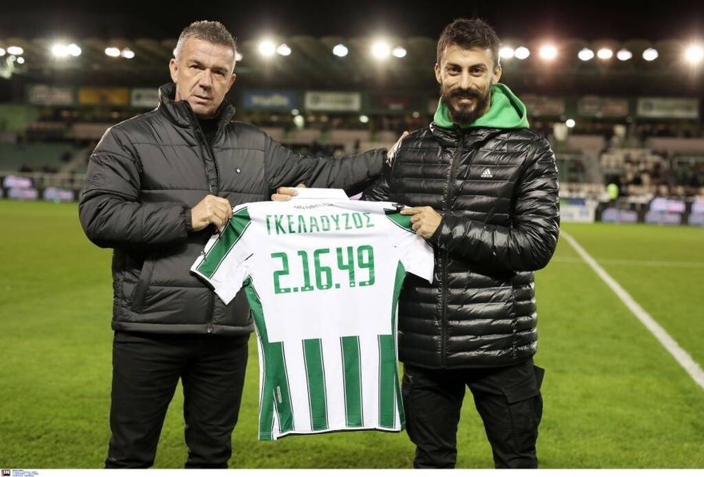 Παναθηναϊκός-Βόλος: Ο Σαραβάκος βράβευσε τον Γκελαούζο στη Λεωφόρο (video+photos)