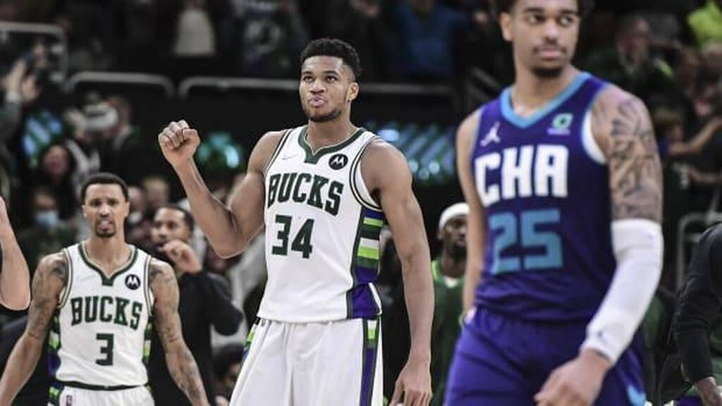 NBA: «Τέζαρε» τους Χόρνετς ο Αντετοκούνμπο (photos+video)