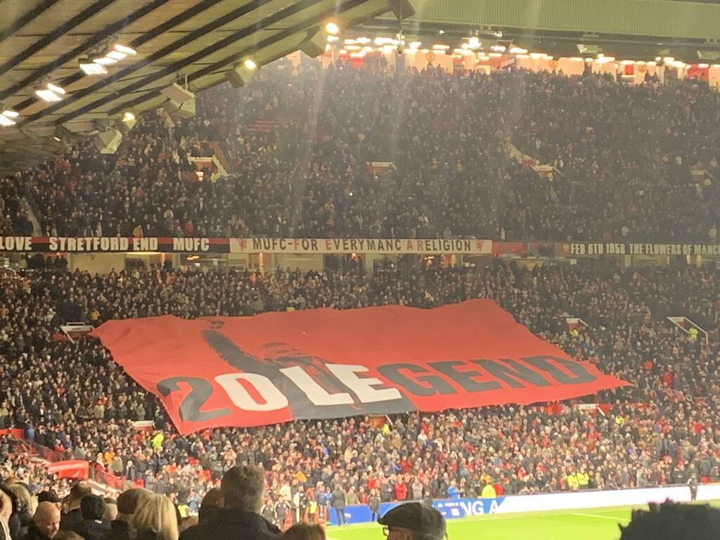 Μάντσεστερ Γιουνάιτεντ: Πανό αποθέωσης του Σόλσκιερ! (Photos)