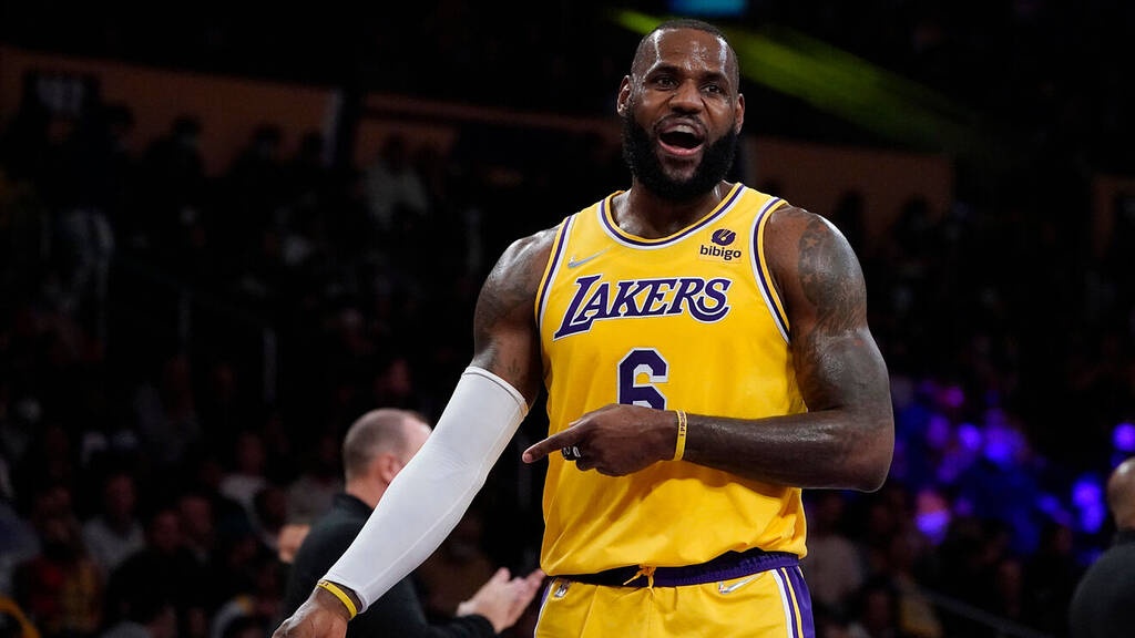 NBA: Επιστρέφει ο Λεμπρόν (photos+video)