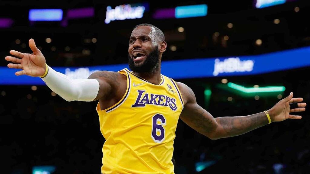 NBA: Επιστρέφει ο Λεμπρόν (photos+video)