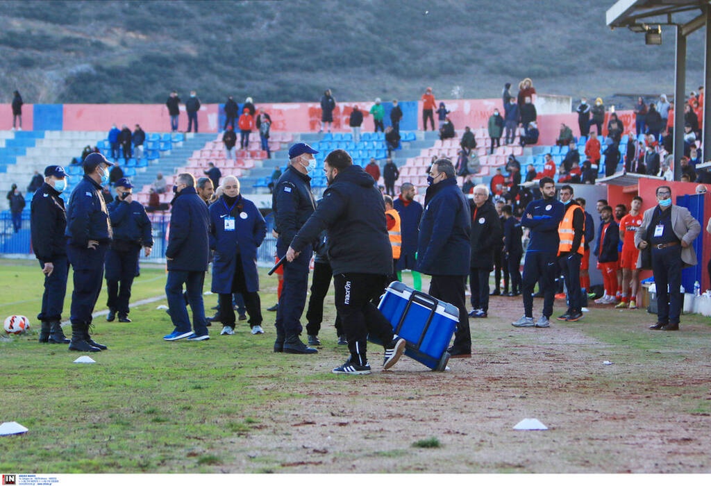 Super League 2: Ένταση και προσωρινή διακοπή στο Ολυμπιακός Βόλου-Πιερικός (photos)