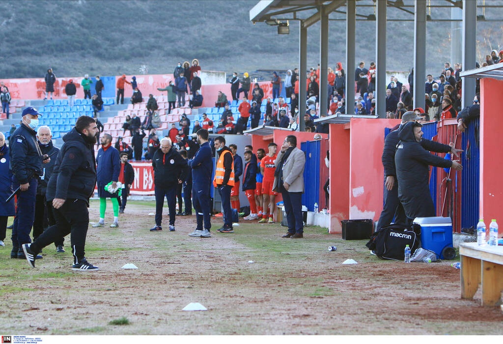 Super League 2: Ένταση και προσωρινή διακοπή στο Ολυμπιακός Βόλου-Πιερικός (photos)