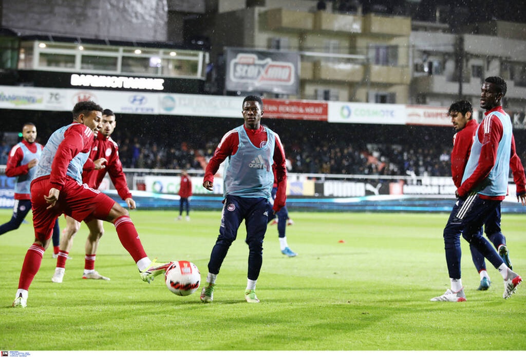 ΟΦΗ-Ολυμπιακός: Άνοιξαν οι ουρανοί στην Κρήτη πριν το ματς (photos)