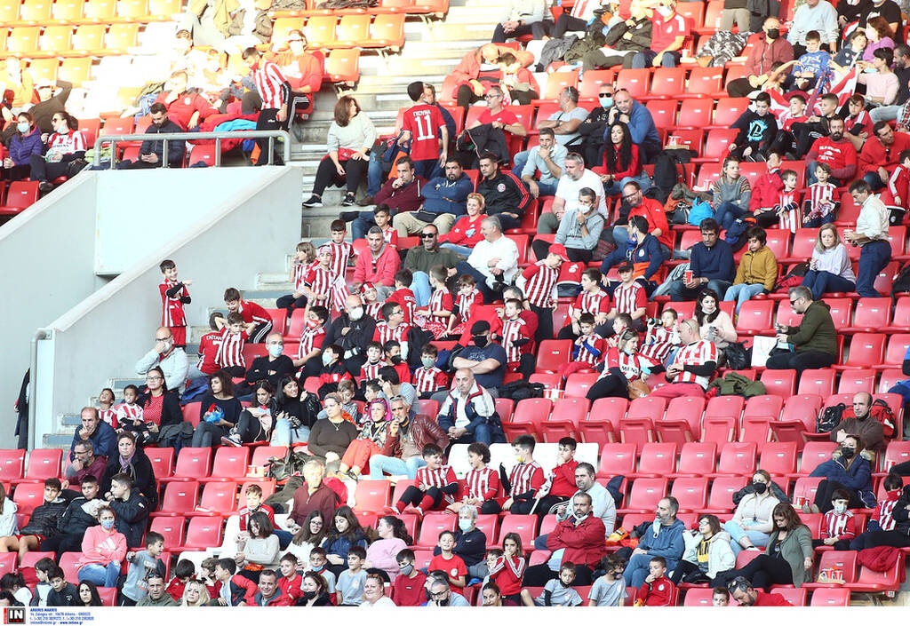 Ολυμπιακός Β-Πανσερραϊκός: Το πανό που ένωσε Περαιώτες και Σερραίους (photos)