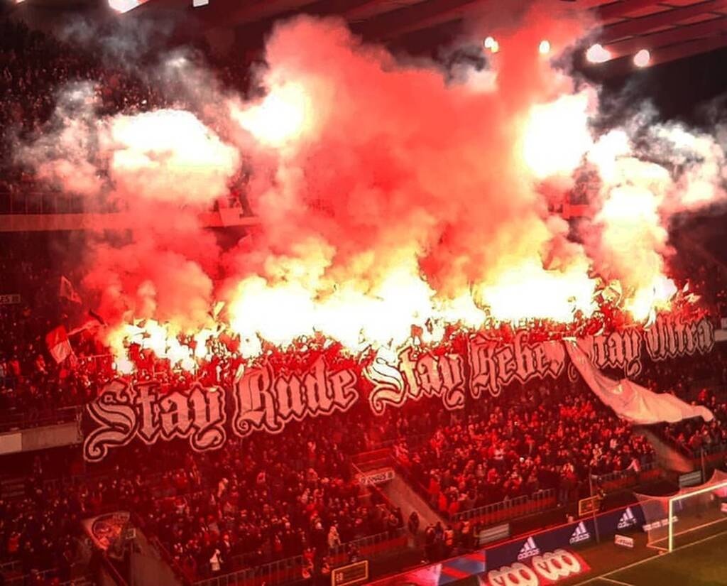 Χαμός στο Βέλγιο! - «Ντου» οπαδών της Σταντάρ Λιέγης, διακοπή στο ματς με τη Σαρλερουά! (vid+pic)