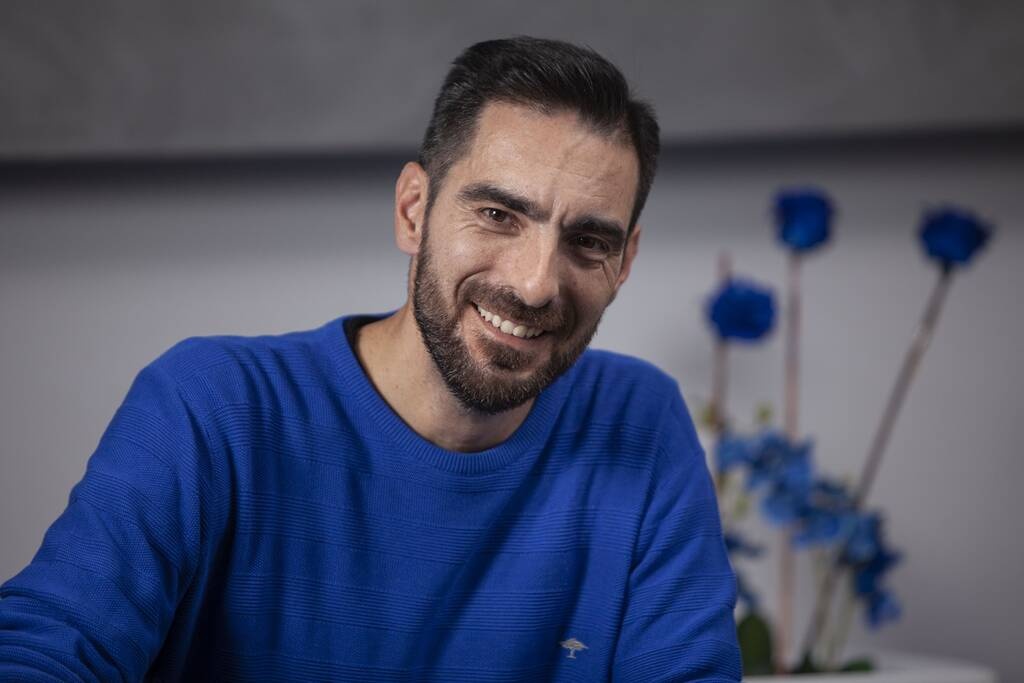 Πατέρας και γιος ξανασμίγουν σε πάρτι γενεθλίων – Η συγκινητική ιστορία από έναν πράκτορα ΟΠΑΠ