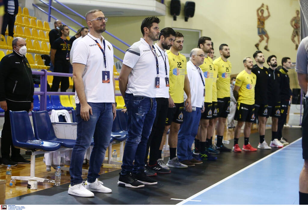 ΑΕΚ-Καντέτεν: Ενός λεπτού σιγή για τον Γέλοβατς και στο ματς χάντμπολ (video)