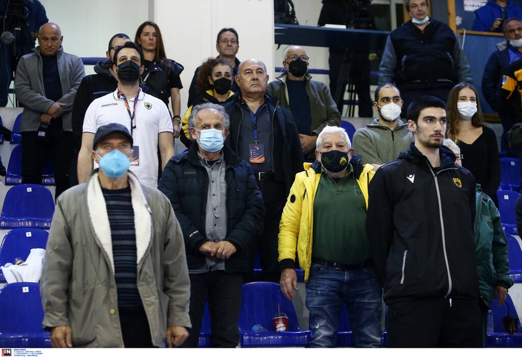 ΑΕΚ-Καντέτεν: Ενός λεπτού σιγή για τον Γέλοβατς και στο ματς χάντμπολ (video)