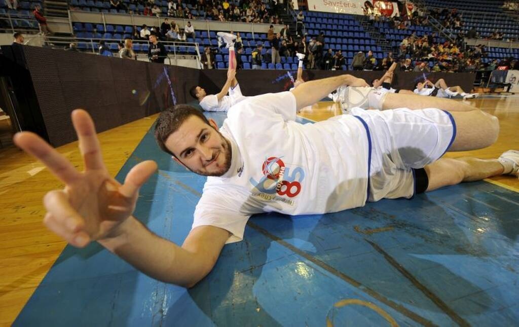 Απίστευτο! Πρώην παίκτης του Άρη πλάκωσε στο ξύλο ταξιτζή και του πήρε το αμάξι! (photos)